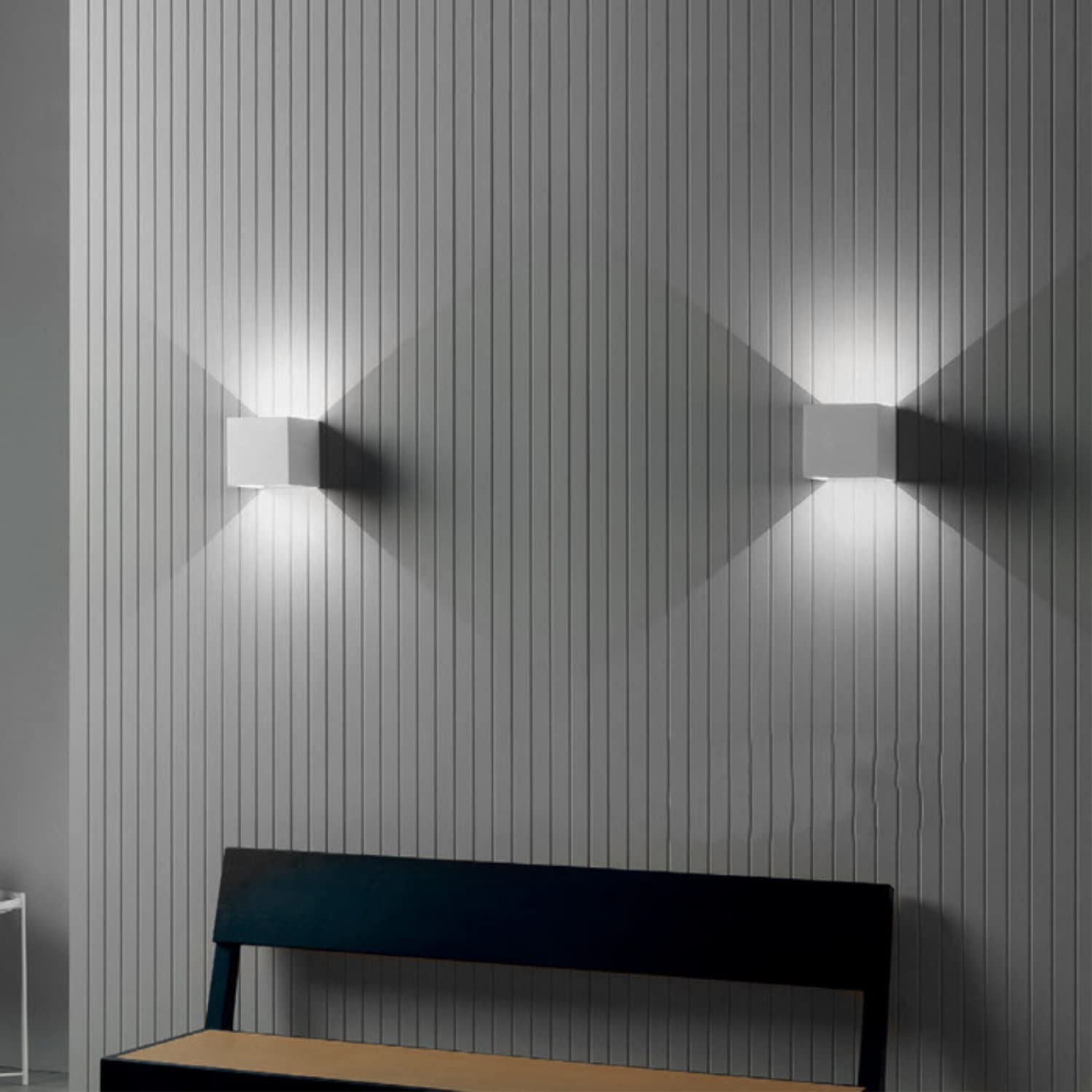 APPLIQUE LED CUBO CON ANGOLO LUCE REGOLABILE UP DOWN BIANCO MODERNO APPLIQUE LED CUBO CON ANGOLO LUCE REGOLABILE UP DOWN BIANCO MODERNO